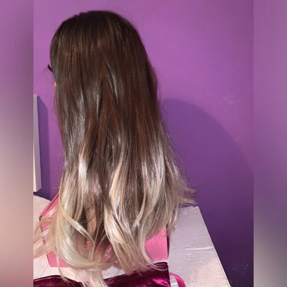 Chelsey Smith Crowns “Selma Dipped” Ombre Platinum blonde Wig - Picture 4 of 8